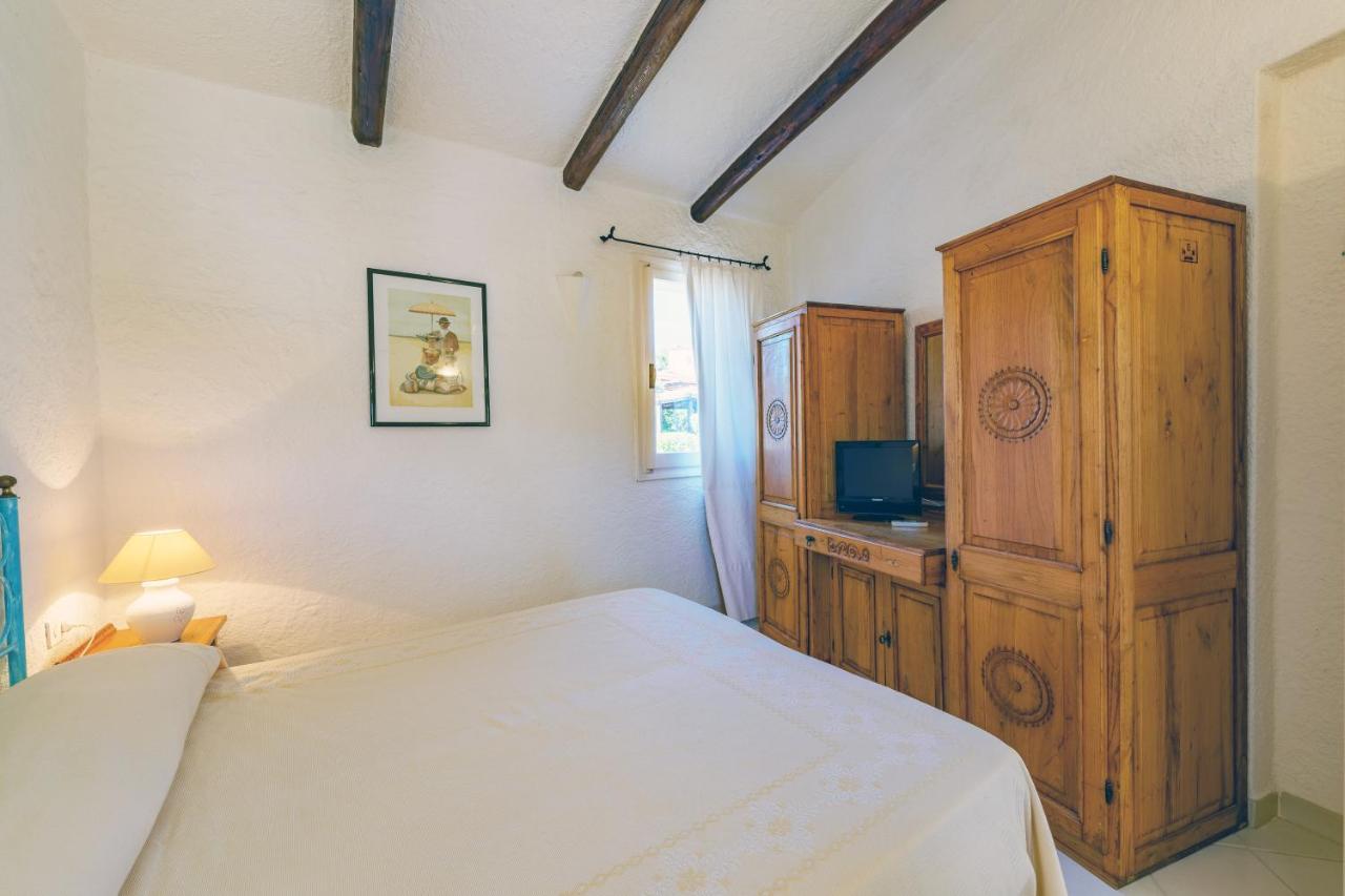 Hotel Punta Est Baja Sardinia Eksteriør bilde