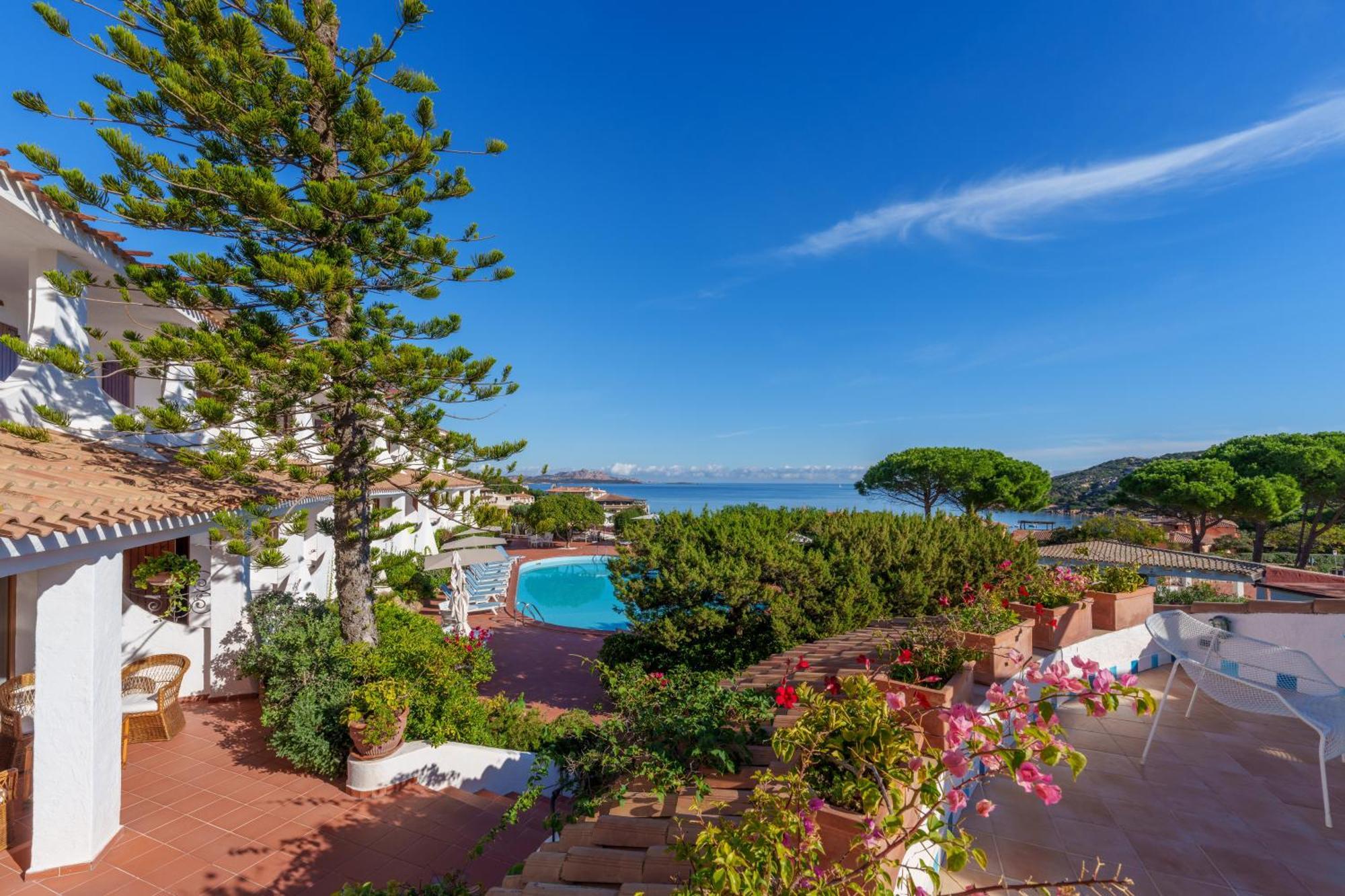 Hotel Punta Est Baja Sardinia Eksteriør bilde