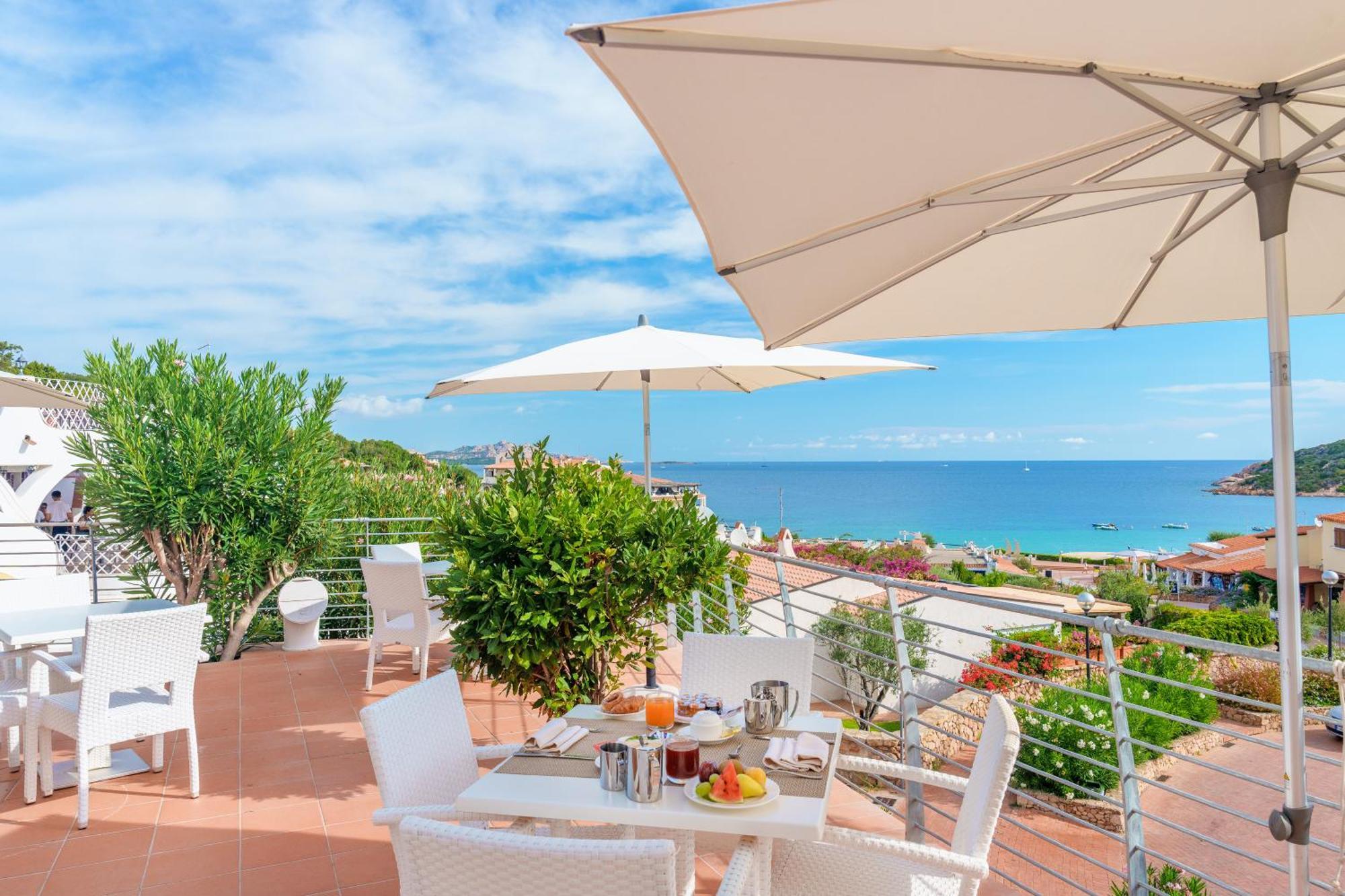 Hotel Punta Est Baja Sardinia Eksteriør bilde