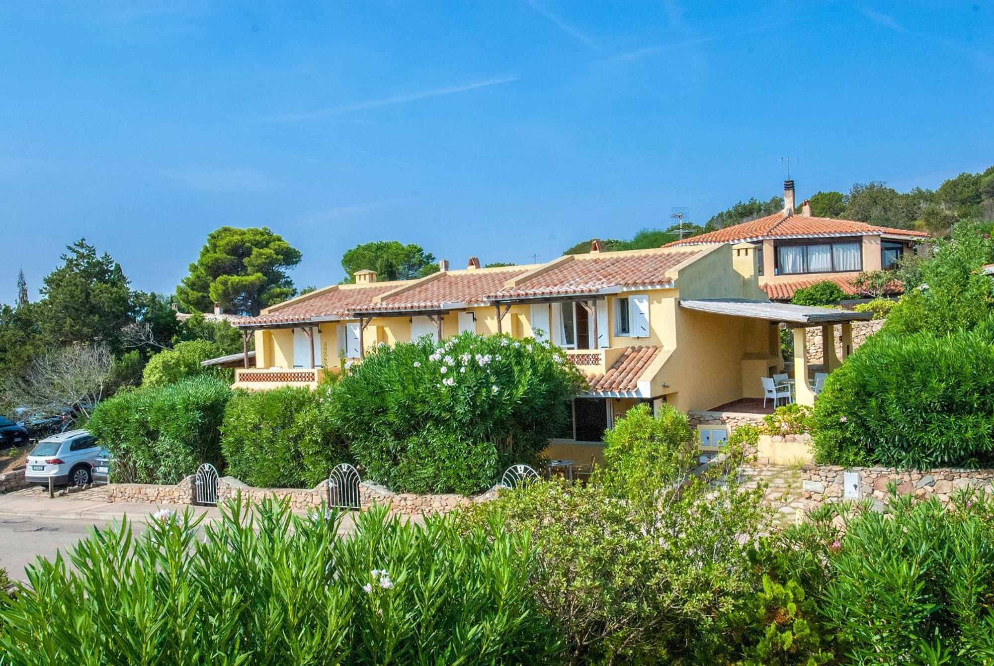 Hotel Punta Est Baja Sardinia Eksteriør bilde