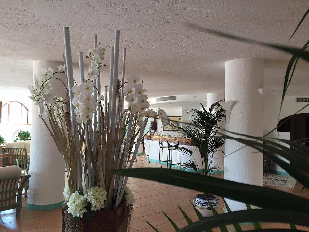 Hotel Punta Est Baja Sardinia Eksteriør bilde
